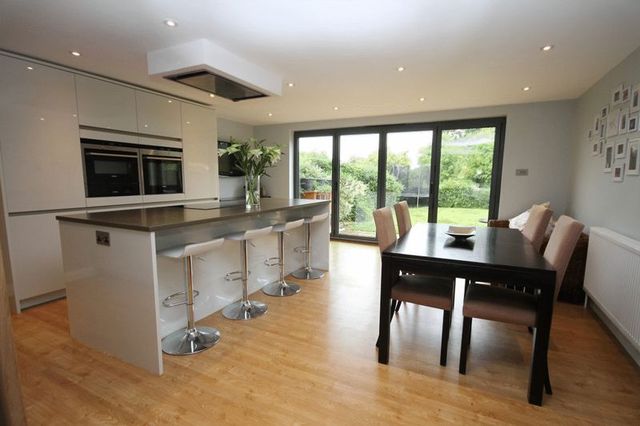  Image of 4 bedroom Detached house for sale in Freeborn Close Kidlington OX5 at Freeborn Close  Kidlington, OX5 2BH