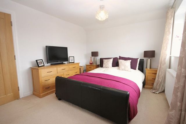  Image of 4 bedroom Detached house for sale in Freeborn Close Kidlington OX5 at Freeborn Close  Kidlington, OX5 2BH