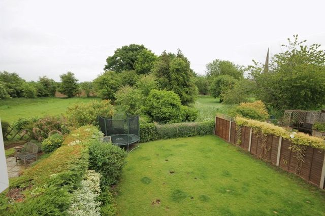  Image of 4 bedroom Detached house for sale in Freeborn Close Kidlington OX5 at Freeborn Close  Kidlington, OX5 2BH