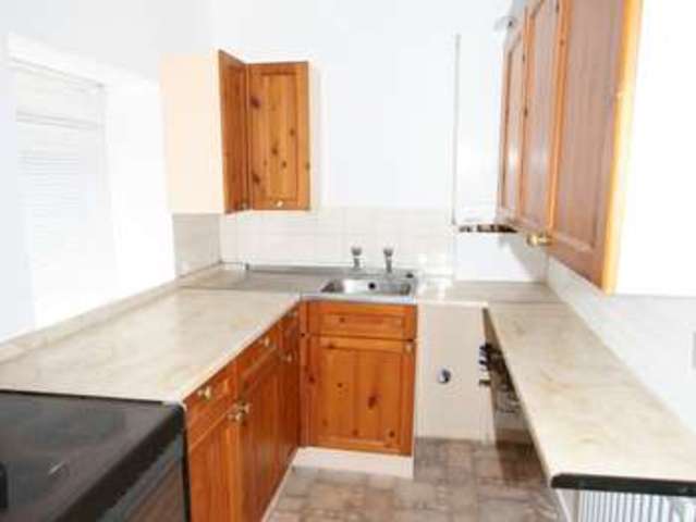  Image of 3 bedroom Apartment to rent in Oldham Road Royton Oldham OL2 at Oldham OL2 6AJ Oldham, OL2 6AJ