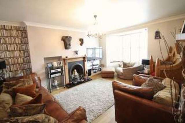  Image of 3 bedroom Semi-Detached house for sale in Oliver Road Hemel Hempstead HP3 at Oliver Road  Hemel Hempstead, HP3 9PZ