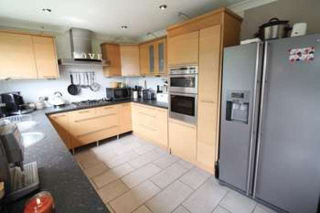  Image of 3 bedroom Semi-Detached house for sale in Oliver Road Hemel Hempstead HP3 at Oliver Road  Hemel Hempstead, HP3 9PZ