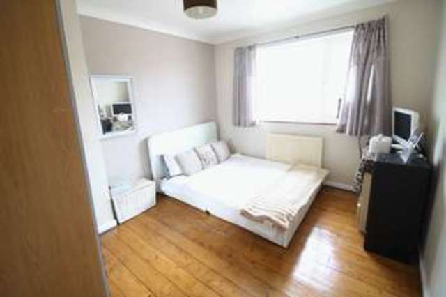  Image of 3 bedroom Semi-Detached house for sale in Oliver Road Hemel Hempstead HP3 at Oliver Road  Hemel Hempstead, HP3 9PZ