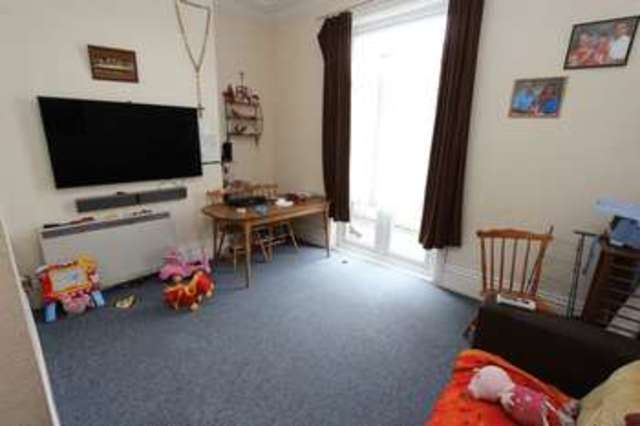  Image of 1 bedroom Flat to rent in Thorold Road Southampton SO18 at Thorold Road Bitterne Park Southampton, SO18 1JB