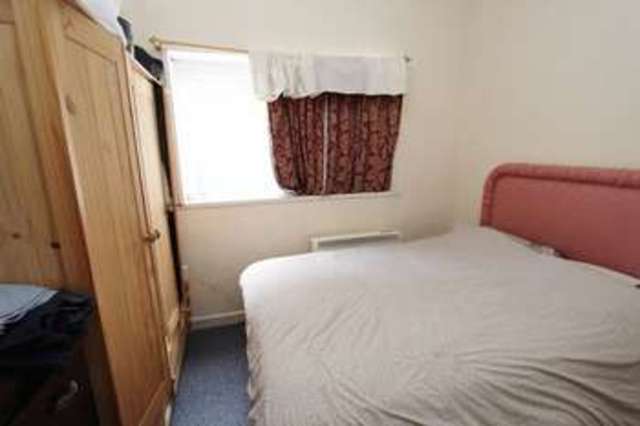  Image of 1 bedroom Flat to rent in Thorold Road Southampton SO18 at Thorold Road Bitterne Park Southampton, SO18 1JB