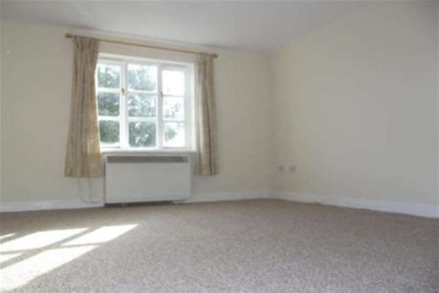  Image of 2 bedroom Flat to rent in Otter Close London E15 at London, E15 2PZ