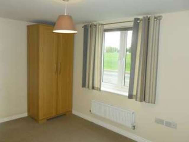  Image of 2 bedroom Flat to rent in Oxpen Aylesbury HP18 at Oxpen  Aylesbury, HP18 0FN