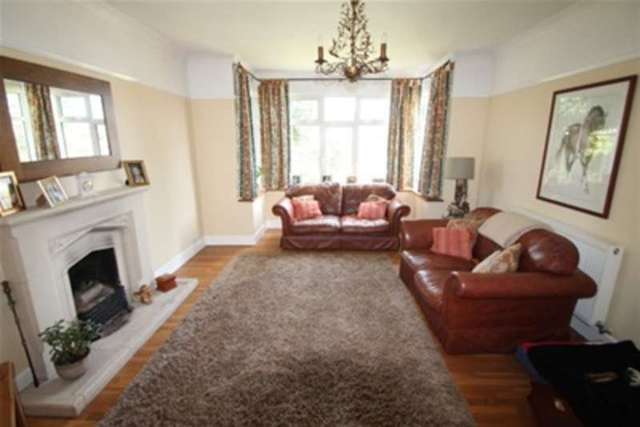  Image of 3 bedroom Detached house to rent in Nyetimber Lane Bognor Regis PO21 at Bognor Regis, PO21 3HR