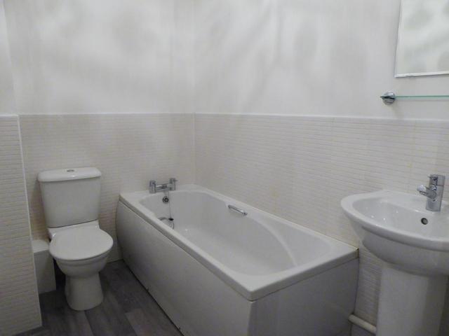  Image of 2 bedroom Flat to rent in Paisley Road West Govan Glasgow G51 at Kinning Park Glasgow Glasgow, G51 1JQ