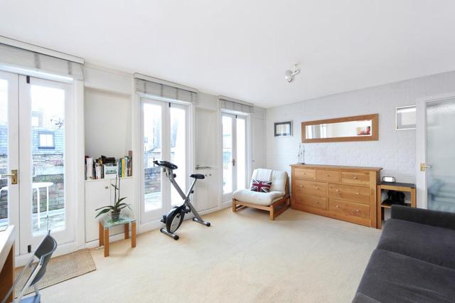  Image of Studio flat to rent in Palace Court London W2 at Palace Court  London, W2 4LP