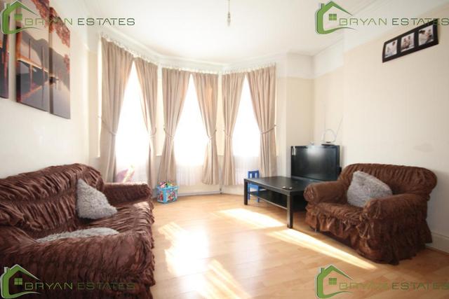  Image of 2 bedroom Flat for sale in Palmerston Road London N22 at Wood Green  London, N22 8RB
