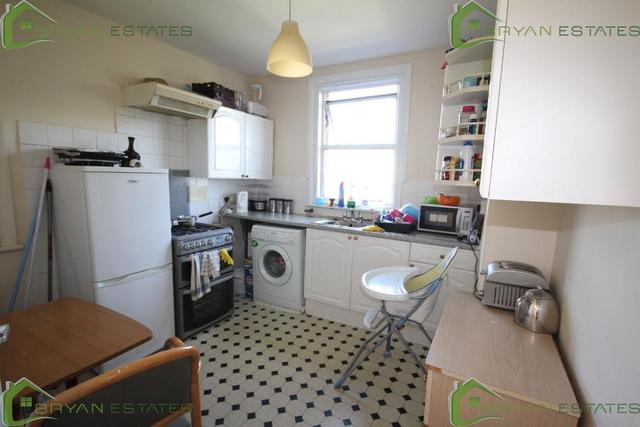  Image of 2 bedroom Flat for sale in Palmerston Road London N22 at Wood Green  London, N22 8RB