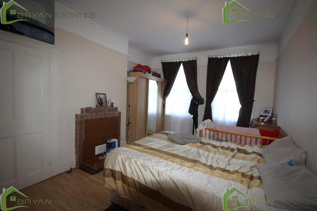  Image of 2 bedroom Flat for sale in Palmerston Road London N22 at Wood Green  London, N22 8RB