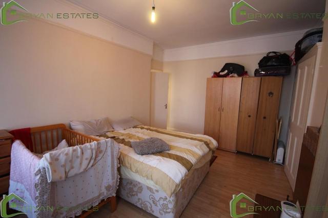  Image of 2 bedroom Flat for sale in Palmerston Road London N22 at Wood Green  London, N22 8RB
