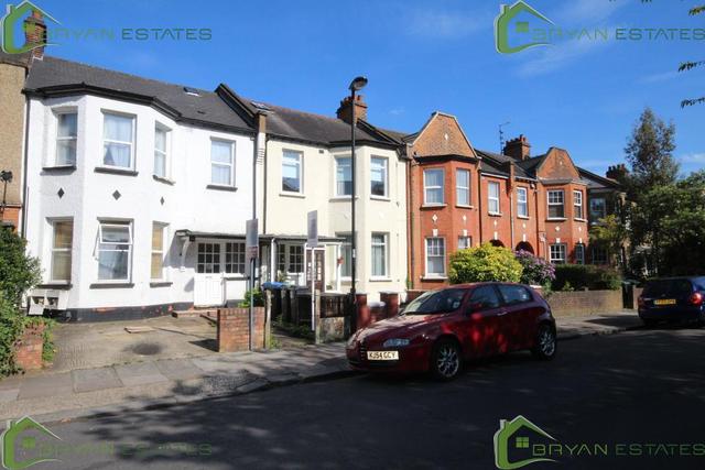  Image of 2 bedroom Flat for sale in Palmerston Road London N22 at Wood Green  London, N22 8RB