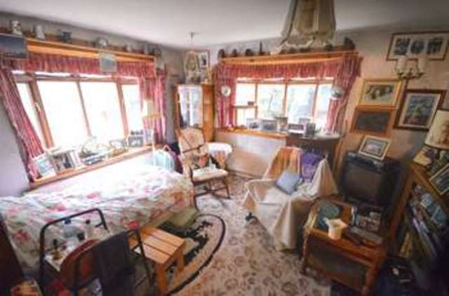  Image of 4 bedroom Terraced house for sale in Pampas Close Carterton OX18 at Pampas Close  Carterton, OX18 3YE