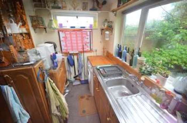  Image of 4 bedroom Terraced house for sale in Pampas Close Carterton OX18 at Pampas Close  Carterton, OX18 3YE