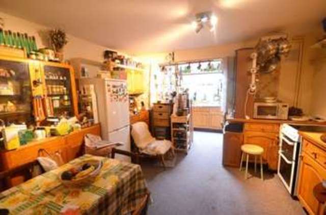  Image of 4 bedroom Terraced house for sale in Pampas Close Carterton OX18 at Pampas Close  Carterton, OX18 3YE