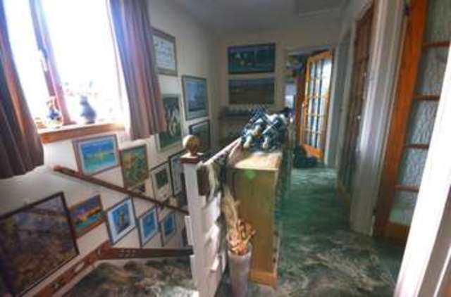  Image of 4 bedroom Terraced house for sale in Pampas Close Carterton OX18 at Pampas Close  Carterton, OX18 3YE