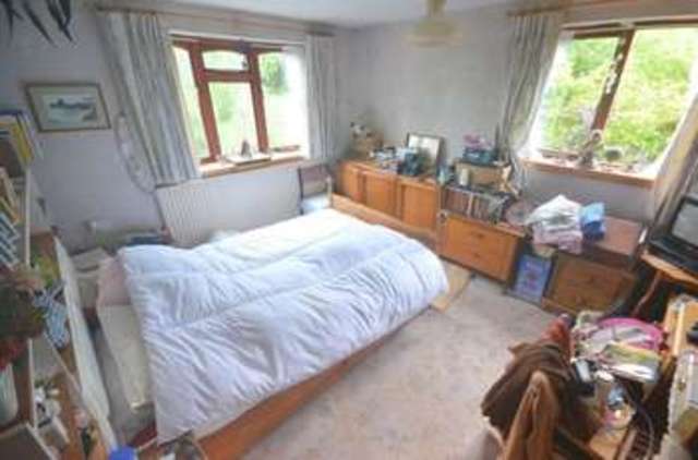  Image of 4 bedroom Terraced house for sale in Pampas Close Carterton OX18 at Pampas Close  Carterton, OX18 3YE