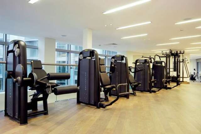  Image of 1 bedroom Flat to rent in Pan Peninsula Square London E14 at Canary Wharf, E14 9HQ