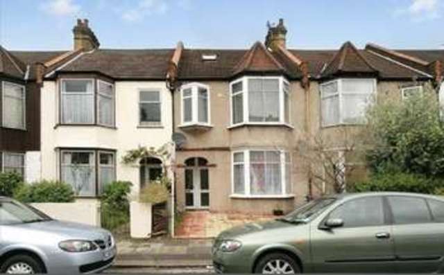  Image of 3 bedroom Flat for sale in Park Avenue Mitcham CR4 at Park Avenue  Mitcham, CR4 2EP