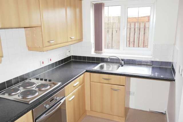  Image of 2 bedroom Flat for sale in Pavilion Gardens Farsley Pudsey LS28 at Farsley, LS28 5ZG