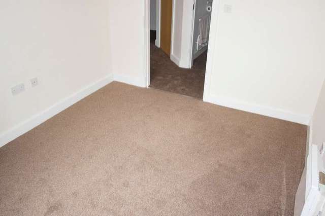  Image of 2 bedroom Flat for sale in Pavilion Gardens Farsley Pudsey LS28 at Farsley, LS28 5ZG