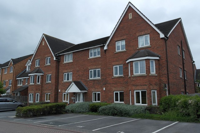  Image of 2 bedroom Flat for sale in Pavilion Gardens Farsley Pudsey LS28 at Farsley, LS28 5ZG