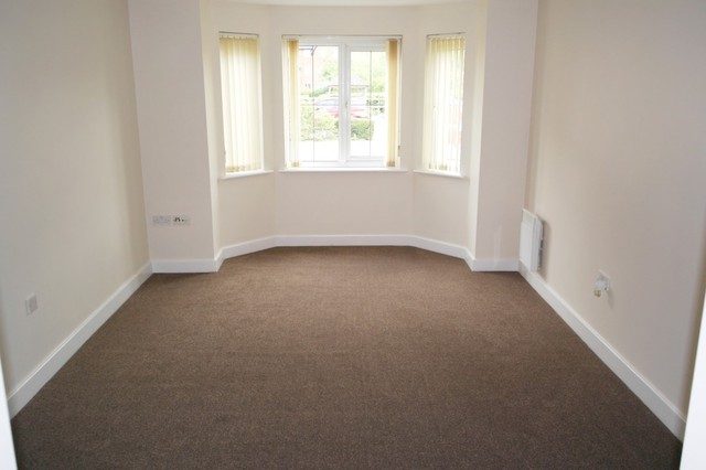  Image of 2 bedroom Flat for sale in Pavilion Gardens Farsley Pudsey LS28 at Farsley, LS28 5ZG