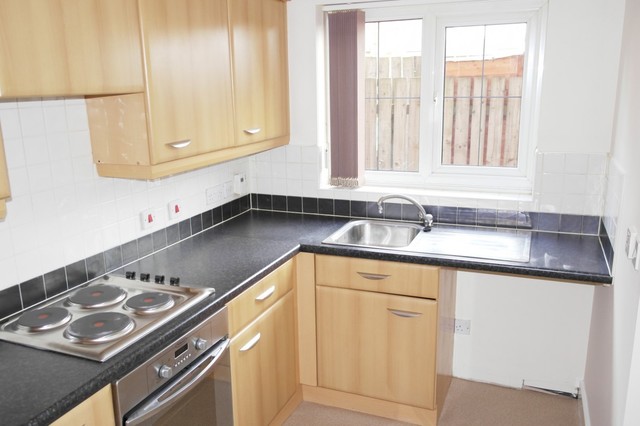  Image of 2 bedroom Flat for sale in Pavilion Gardens Farsley Pudsey LS28 at Farsley, LS28 5ZG