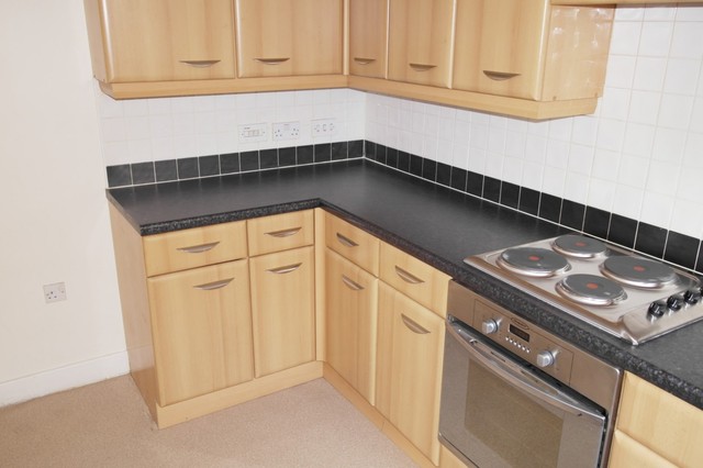  Image of 2 bedroom Flat for sale in Pavilion Gardens Farsley Pudsey LS28 at Farsley, LS28 5ZG