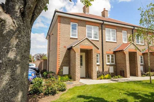  Image of 2 bedroom End of Terrace for sale in Marchwood Gate Marchwood Chichester PO19 at Chichester, PO19 8PZ