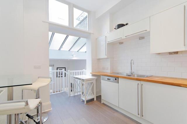  Image of 2 bedroom Flat to rent in Pembridge Road London W11 at Pembridge Road  London, W11 3HL