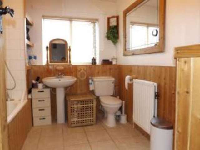  Image of 4 bedroom End of Terrace for sale in Pemsel Court Hemel Hempstead HP3 at Hemel Hempstead Hertfordshire Hemel Hempstead, HP3 9DY
