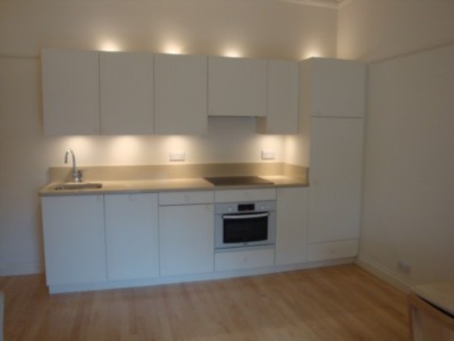  Image of 1 bedroom Flat to rent in Penywern Road London SW5 at Penywern Rd Earls Court London, SW5 9SX