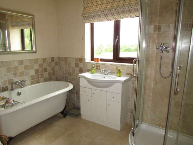  Image of 3 bedroom Semi-Detached house for sale in Pickmere Lane Pickmere Knutsford WA16 at Pickmere Knutsford Cheshire, WA16 0JU