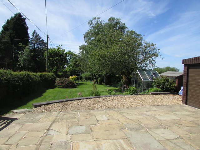  Image of 3 bedroom Semi-Detached house for sale in Pickmere Lane Pickmere Knutsford WA16 at Pickmere Knutsford Cheshire, WA16 0JU