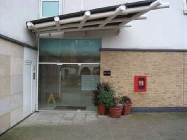  Image of 2 bedroom Flat to rent in Basin Approach London E14 at Basin Approach Limehouse Basin London, E14 7JG