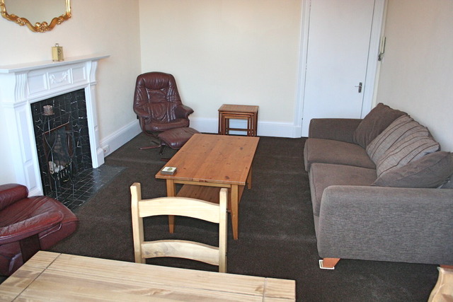  Image of 3 bedroom Flat to rent in Polwarth Place Edinburgh EH11 at Polwarth Edinburgh Edinburgh, EH11 1LG