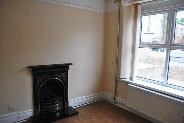  Image of 3 bedroom Detached house to rent in Heol Y Banc Bancffosfelen Llanelli SA15 at Heol Y Banc  Pontyberem, SA15 5DL