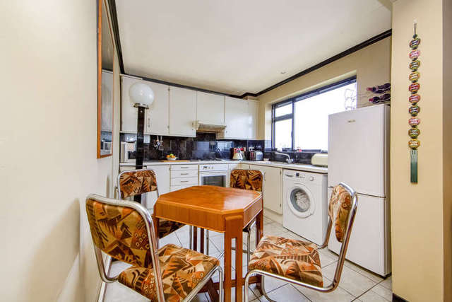  Image of 2 bedroom Flat for sale in Popes Grove Twickenham TW1 at Middlesex  Twickenham, TW1 4JU