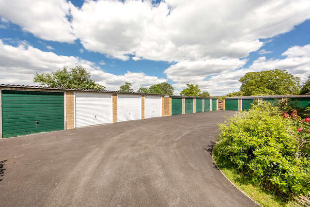  Image of 2 bedroom Flat for sale in Popes Grove Twickenham TW1 at Middlesex  Twickenham, TW1 4JU