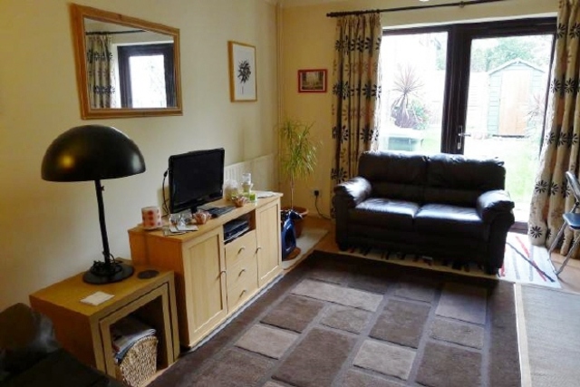  Image of 1 bedroom Studio flat to rent in Neelands Grove Portsmouth PO6 at Portsmouth Hampshire Portchester, PO6 4QL