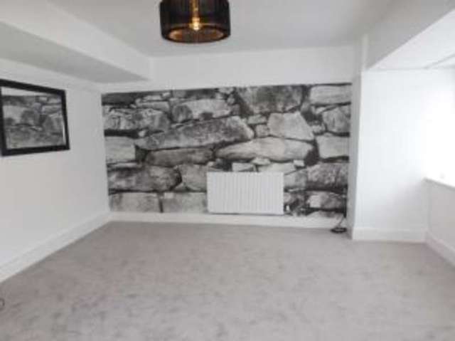  Image of 3 bedroom Maisonette for sale in Prestwick Road Watford WD19 at Watford Hertfordshire South Oxhey, WD19 6UT