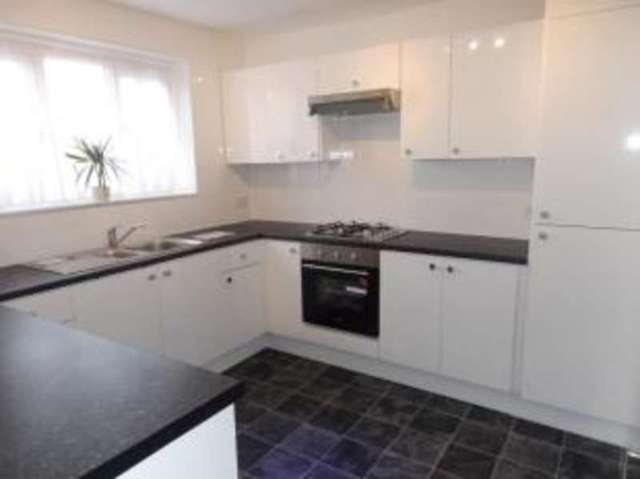  Image of 3 bedroom Maisonette for sale in Prestwick Road Watford WD19 at Watford Hertfordshire South Oxhey, WD19 6UT