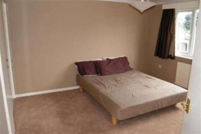  Image of 4 bedroom Detached house to rent in Prestwood Drive Nottingham NG8 at Nottingham, NG8 3LY