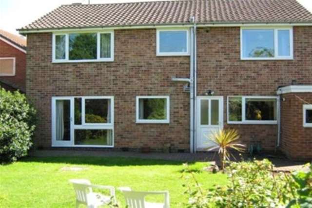  Image of 4 bedroom Detached house to rent in Prestwood Drive Nottingham NG8 at Nottingham, NG8 3LY