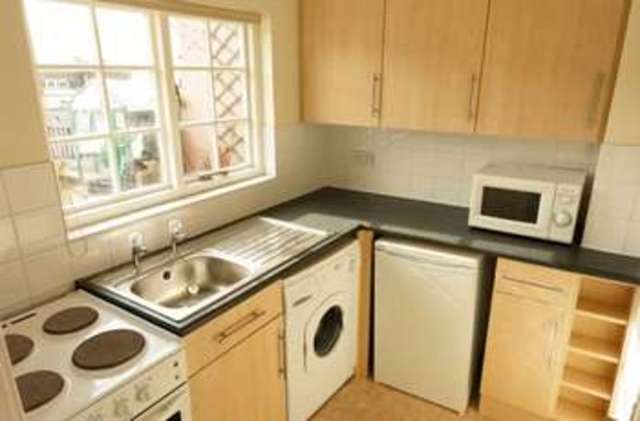  Image of 1 bedroom Flat to rent in Princess Victoria Street Clifton Bristol BS8 at Princess Victoria Street Clifton Bristol, BS8 4DD