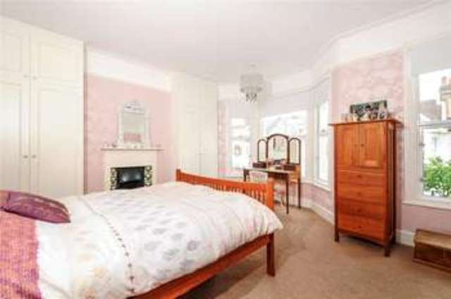  Image of 3 bedroom Terraced house for sale in Pulborough Road London SW18 at London  West Hill, SW18 5UL